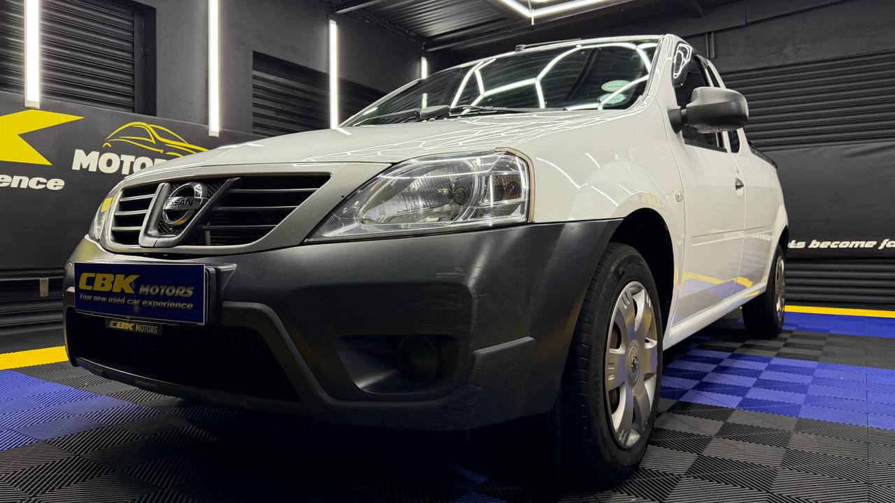 Nissan NP200 1.6i (Aircon) Safety Pack