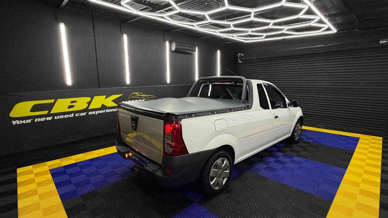 Nissan NP200 1.6i (Aircon) Safety Pack