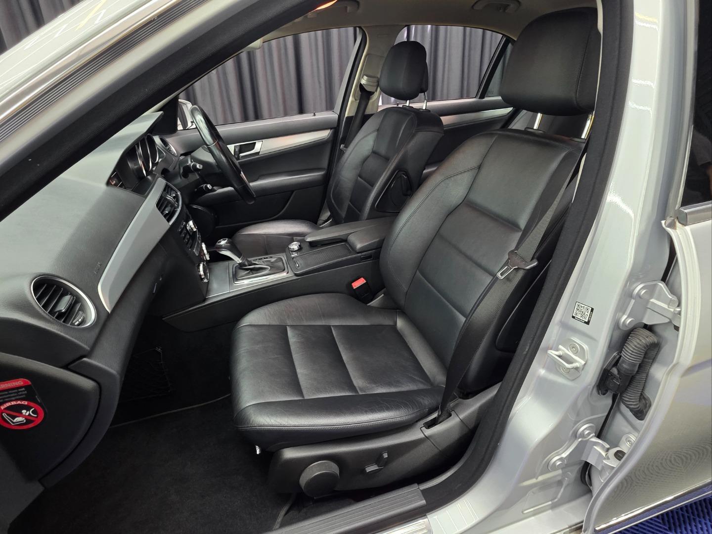 Mercedes-Benz C-Class C200 Avantgarde Auto