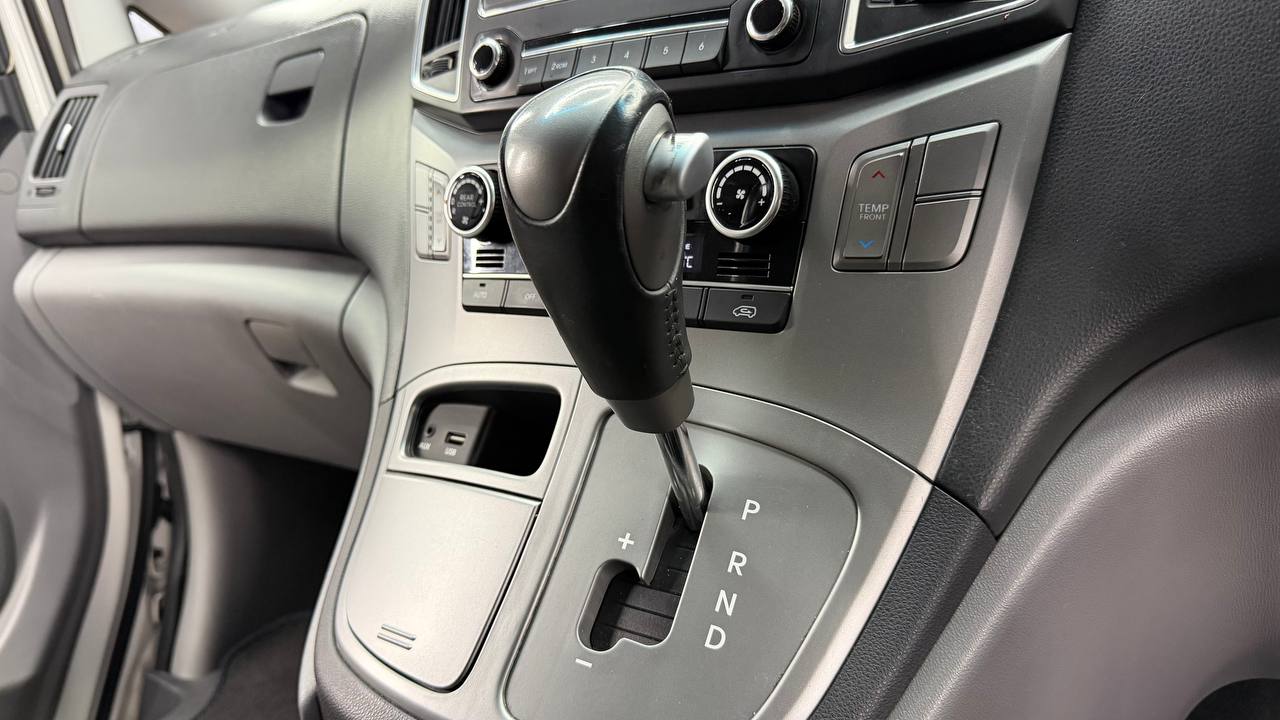 Hyundai H-1 2.5CRDi Wagon GLS