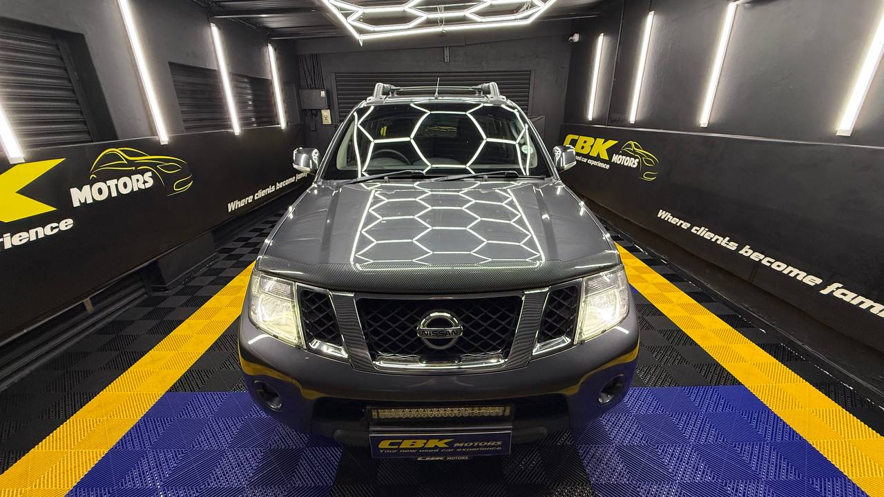 Nissan Navara 2.5dCi double cab 4x4 LE auto