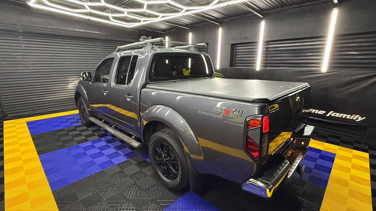 Nissan Navara 2.5dCi double cab 4x4 LE auto