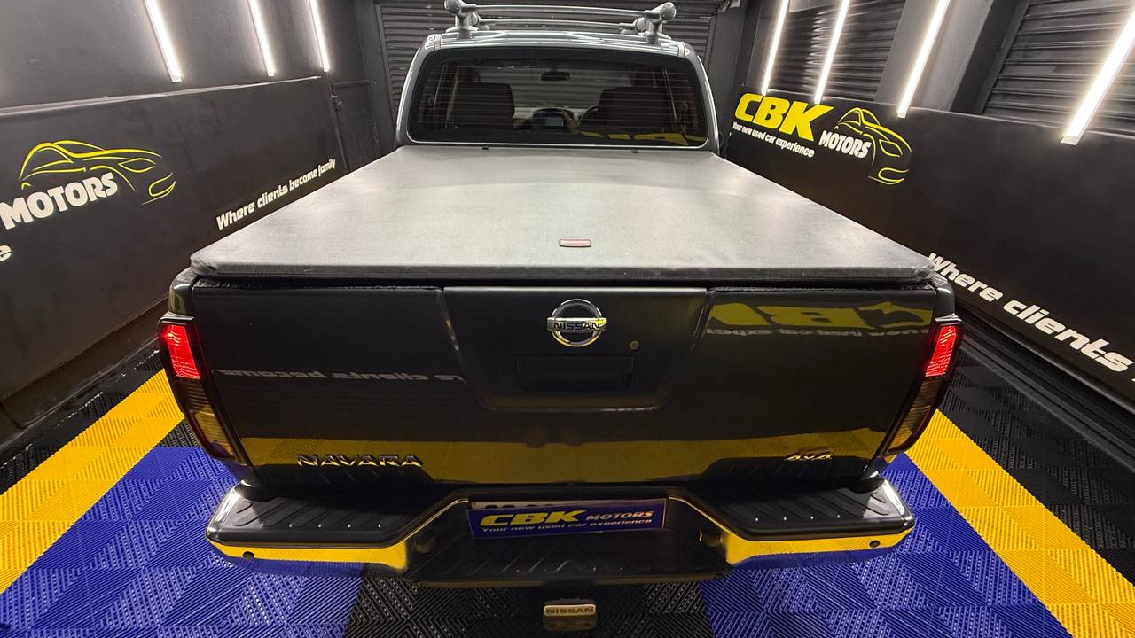 Nissan Navara 2.5dCi double cab 4x4 LE auto