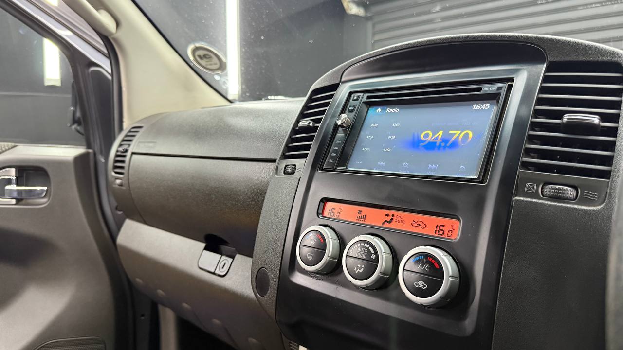 Nissan Navara 2.5dCi double cab 4x4 LE auto