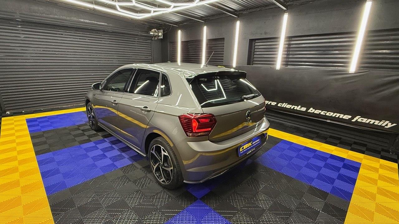 Volkswagen Polo Hatch 1.0TSI Comfortline R-Line