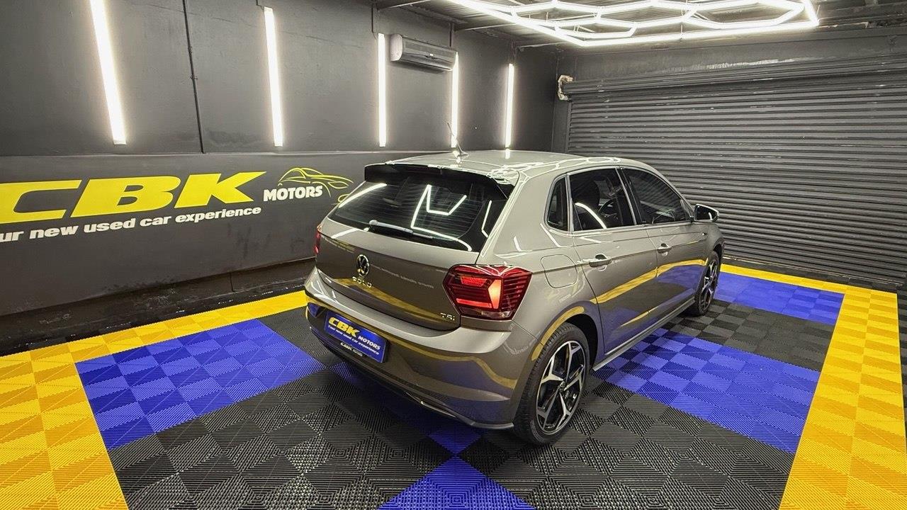 Volkswagen Polo Hatch 1.0TSI Comfortline R-Line