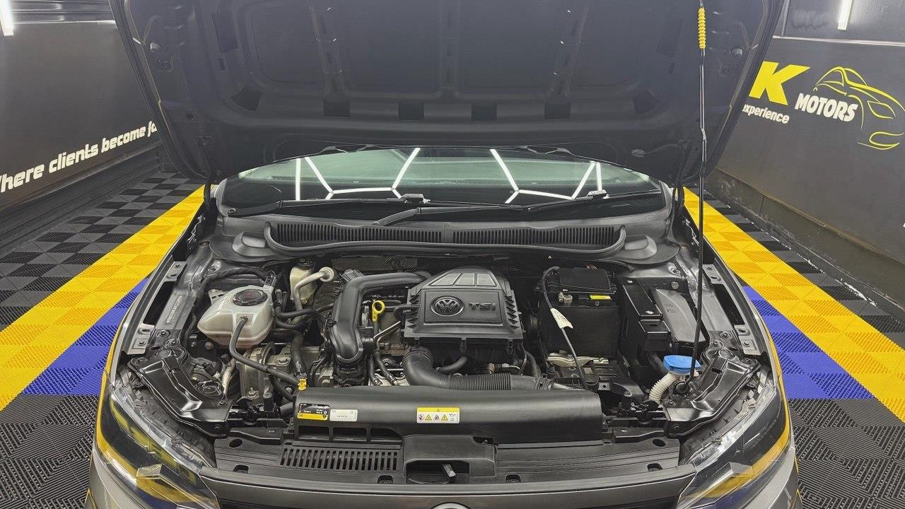 Volkswagen Polo Hatch 1.0TSI Comfortline R-Line