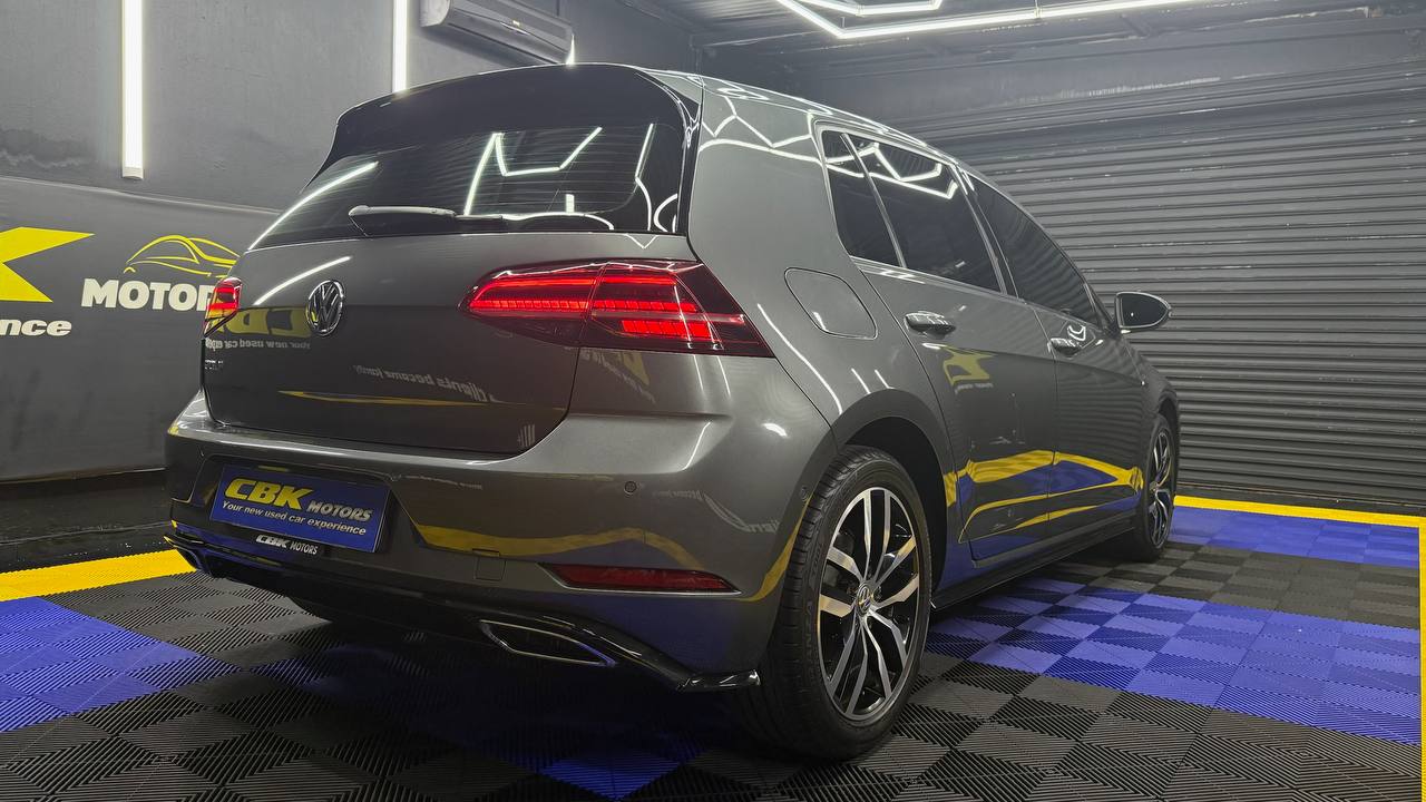 Volkswagen Golf 1.4TSI Comfortline R-Line