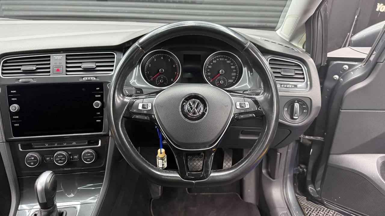 Volkswagen Golf 1.4TSI Comfortline R-Line