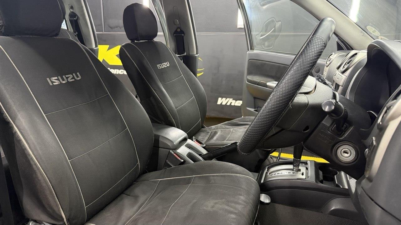 Isuzu KB 300D-Teq Double Cab LX Auto