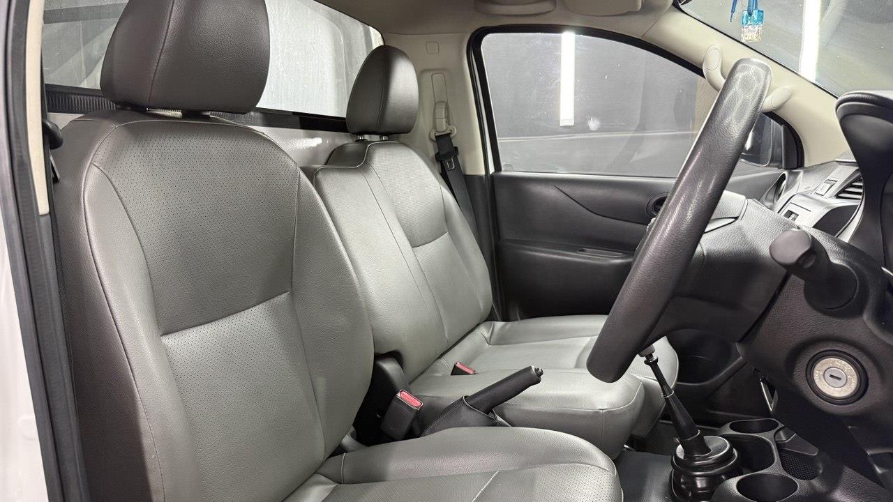 Nissan Navara 2.5DDTi XE