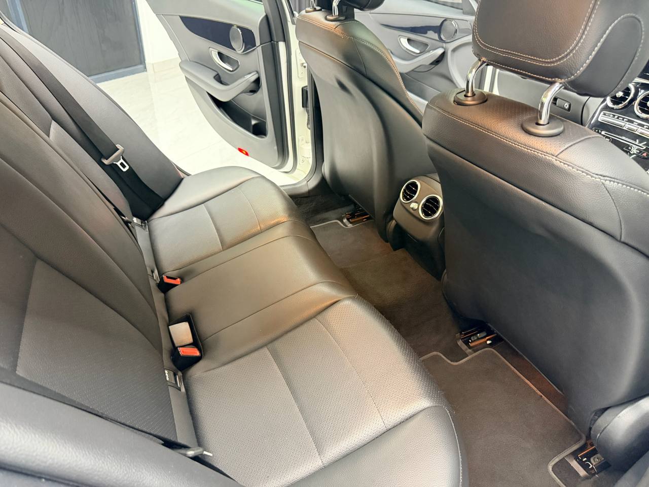 Mercedes-Benz C-Class C200 Avantgarde Auto