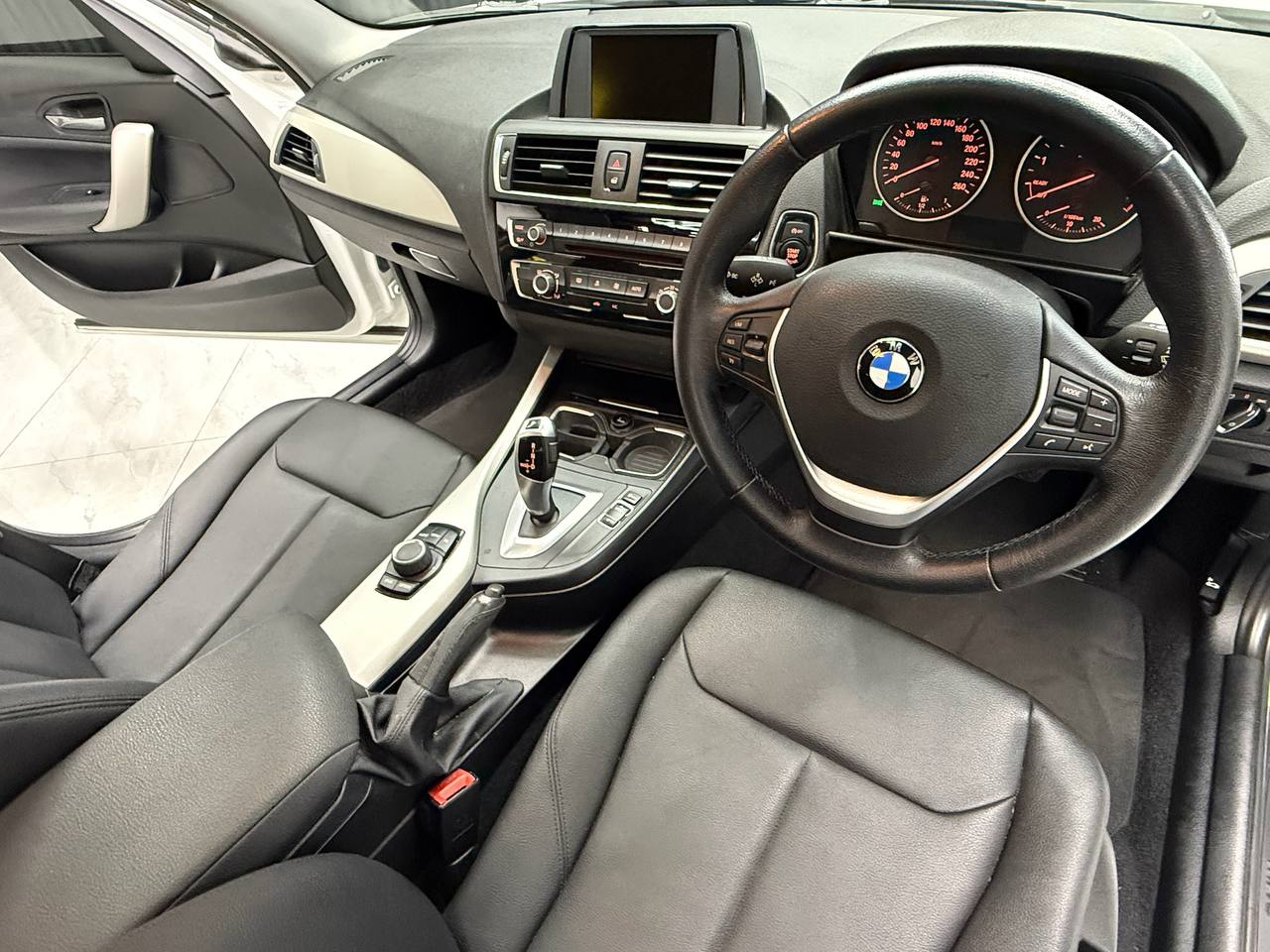 BMW 1 Series 118i 5-Door Auto