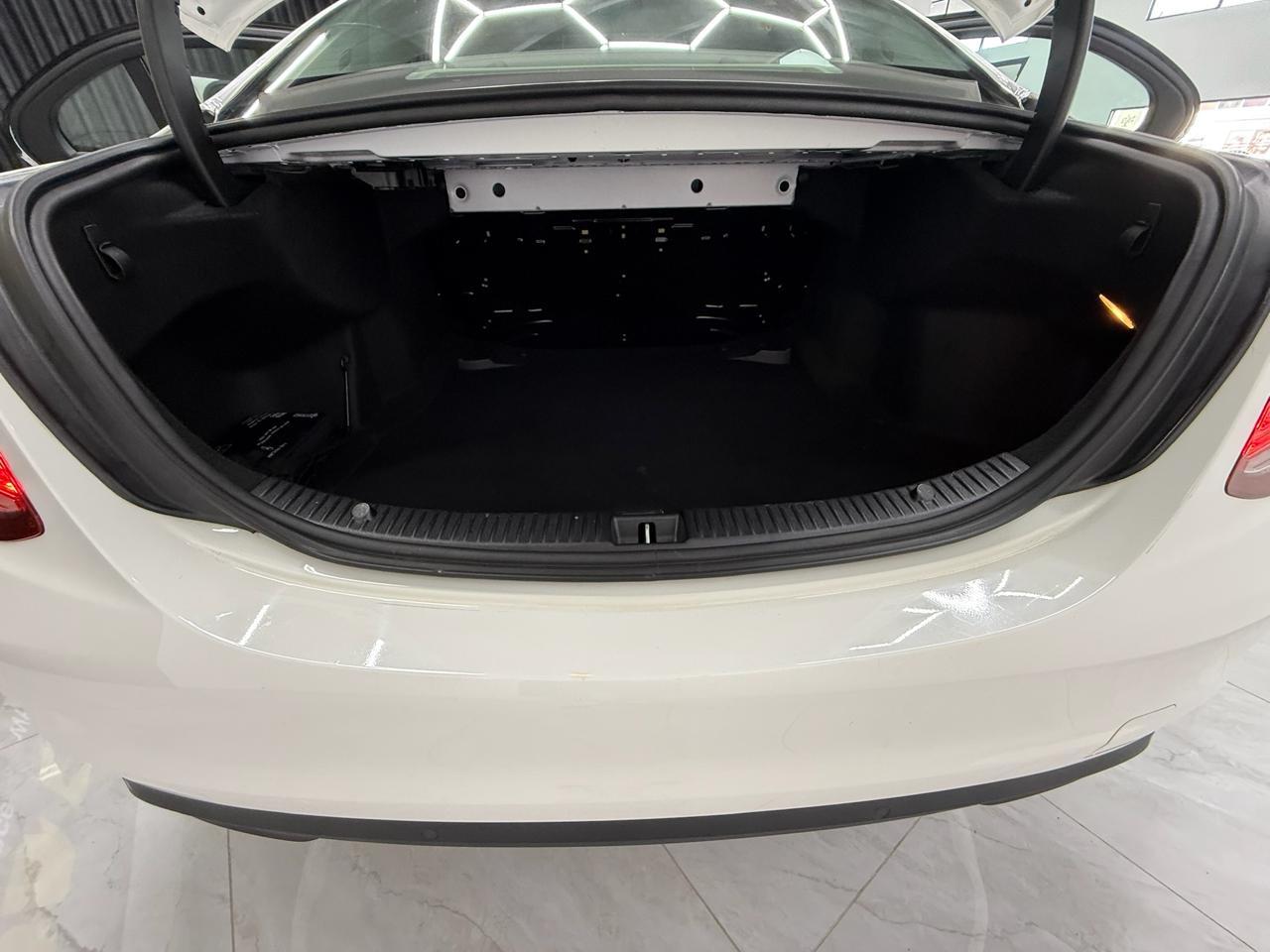 Mercedes-Benz C-Class C200 Avantgarde