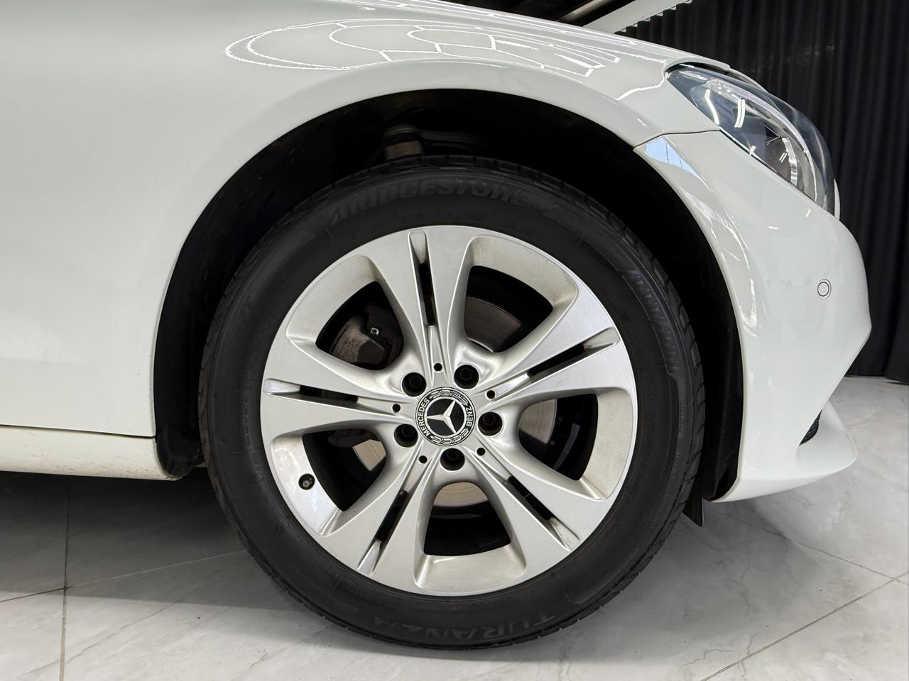 Mercedes-Benz C-Class C200 Avantgarde