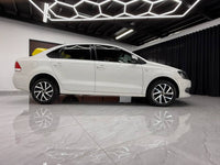 Volkswagen Polo Sedan 1.4 Comfortline