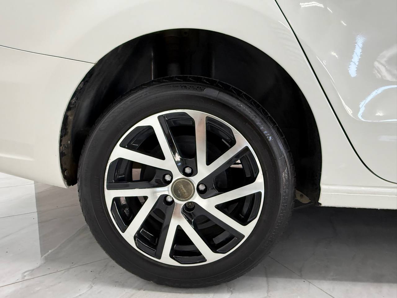 Volkswagen Polo Sedan 1.4 Comfortline