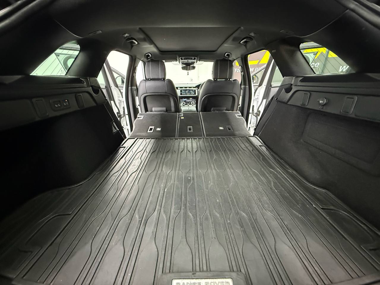 Land Rover Range Rover Velar D300 R-Dynamic SE