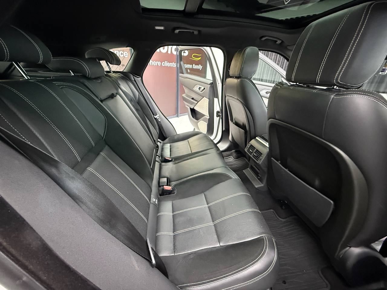 Land Rover Range Rover Velar D300 R-Dynamic SE