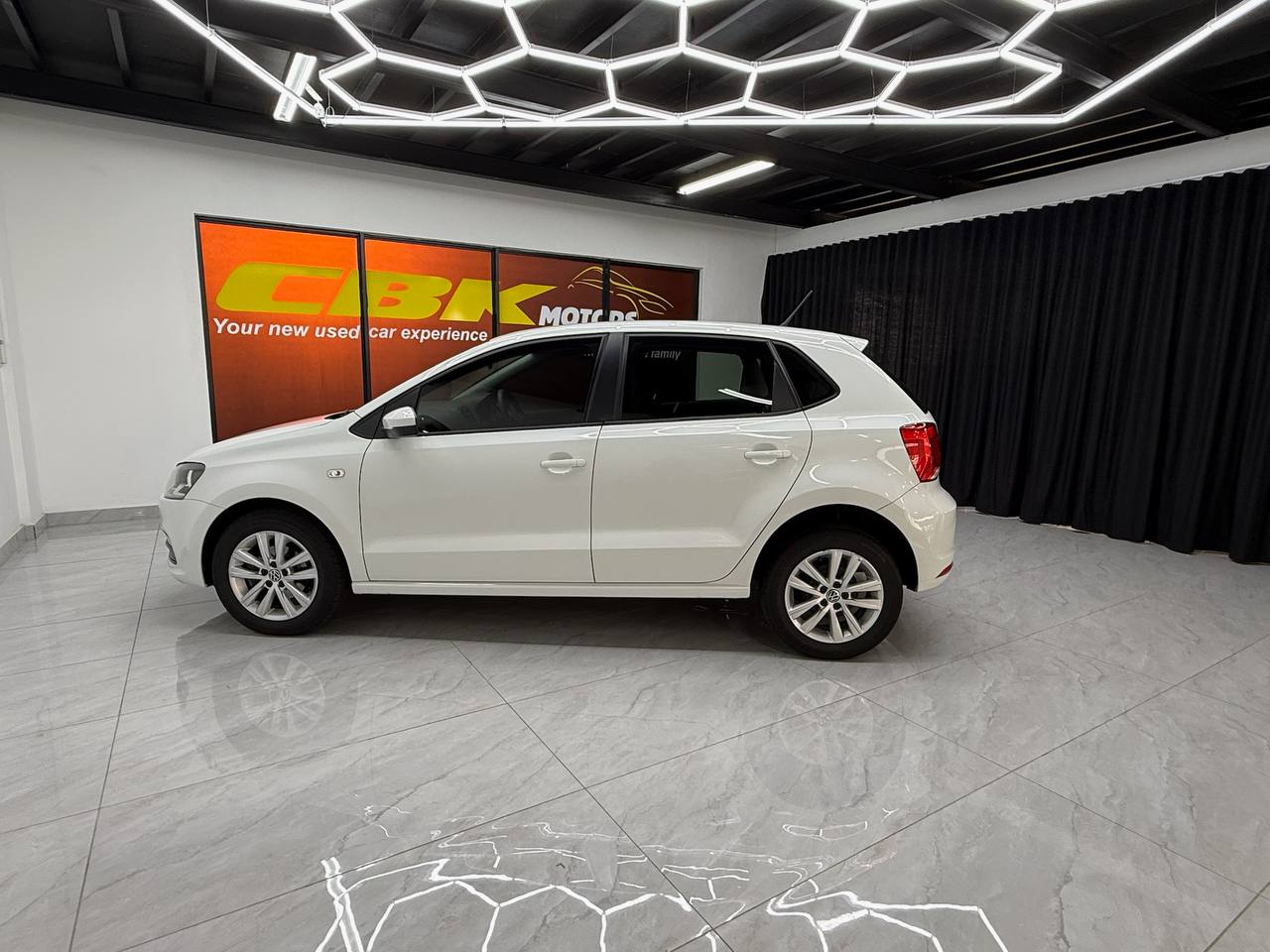 Volkswagen Polo Vivo Hatch 1.6 Comfortline Auto