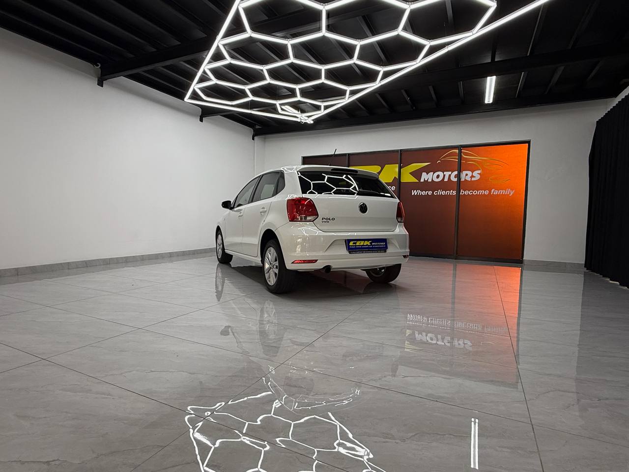 Volkswagen Polo Vivo Hatch 1.6 Comfortline Auto