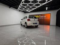 Volkswagen Polo Vivo Hatch 1.6 Comfortline Auto