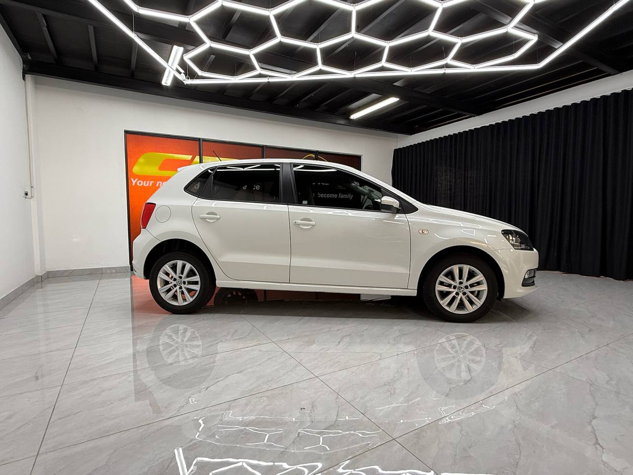 Volkswagen Polo Vivo Hatch 1.6 Comfortline Auto