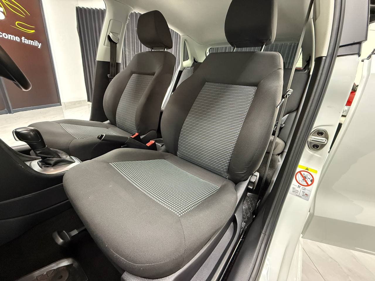 Volkswagen Polo Vivo Hatch 1.6 Comfortline Auto