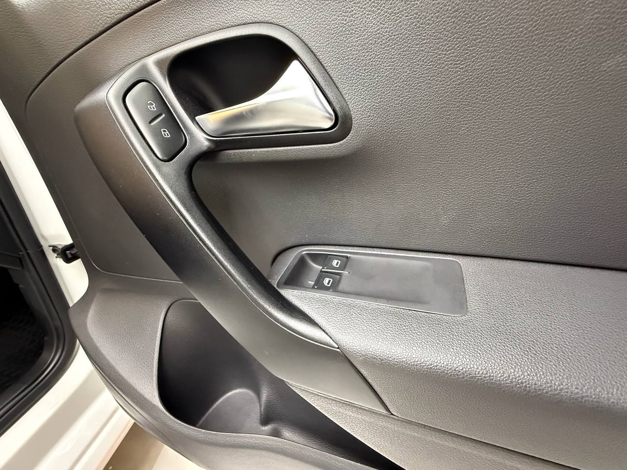 Volkswagen Polo Vivo Hatch 1.6 Comfortline Auto