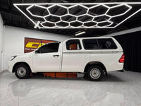 Toyota Hilux 2.4GD (Aircon)
