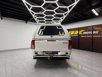 Toyota Hilux 2.4GD (Aircon)