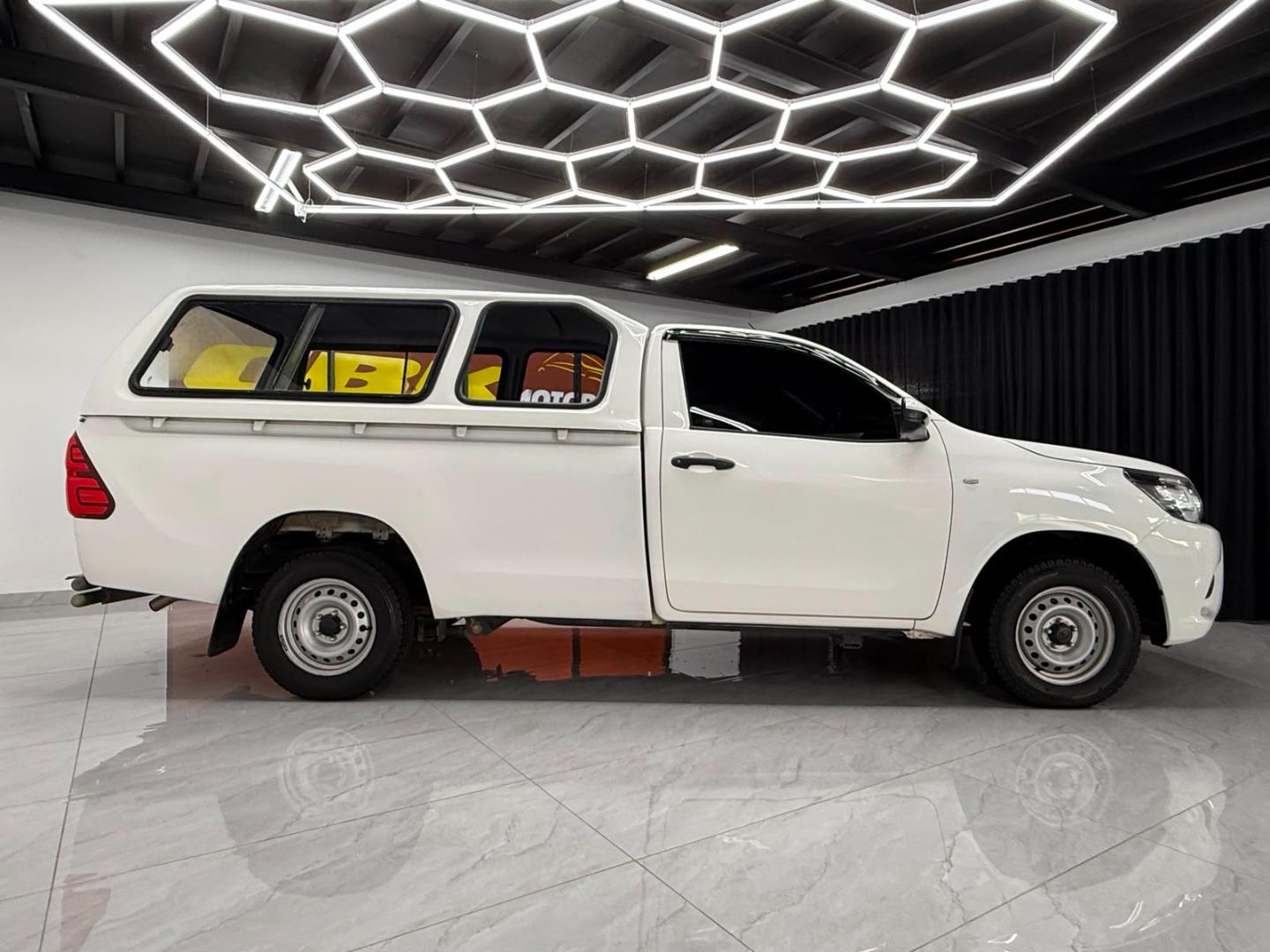 Toyota Hilux 2.4GD (Aircon)