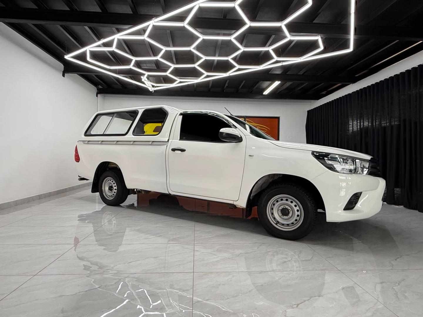 Toyota Hilux 2.4GD (Aircon)