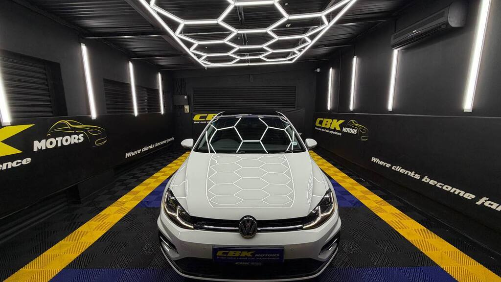 Volkswagen Golf 1.4TSI Comfortline R-Line