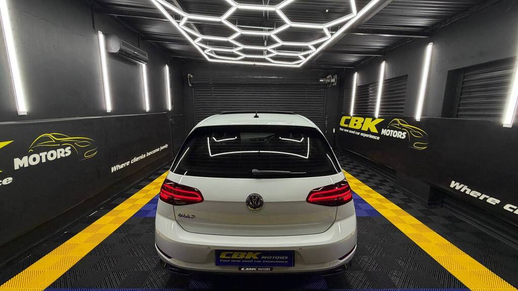 Volkswagen Golf 1.4TSI Comfortline R-Line