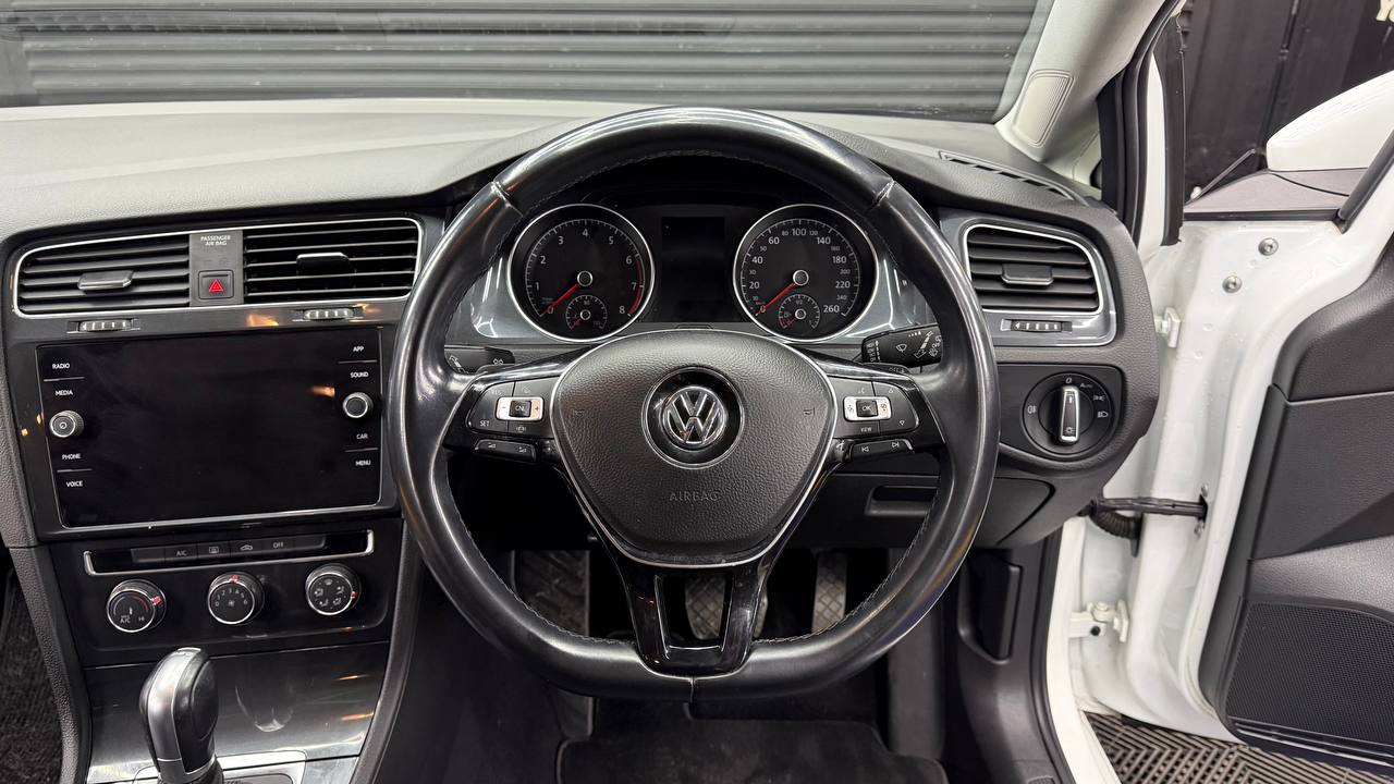 Volkswagen Golf 1.4TSI Comfortline R-Line
