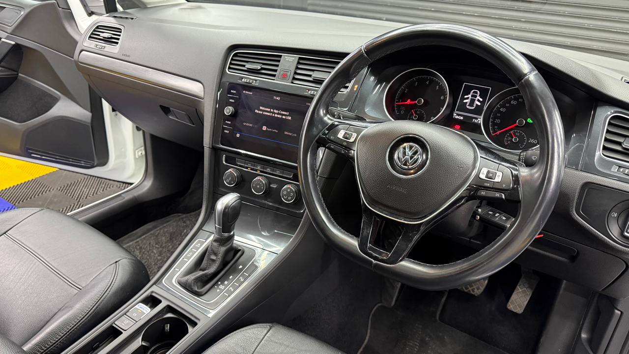 Volkswagen Golf 1.4TSI Comfortline R-Line