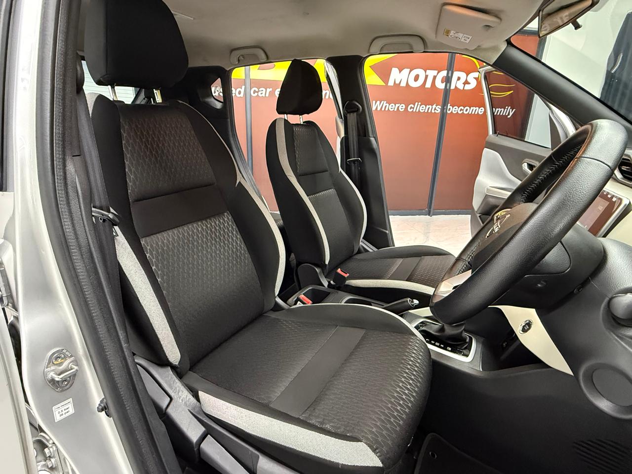 Nissan Magnite 1.0 Turbo Acenta Auto