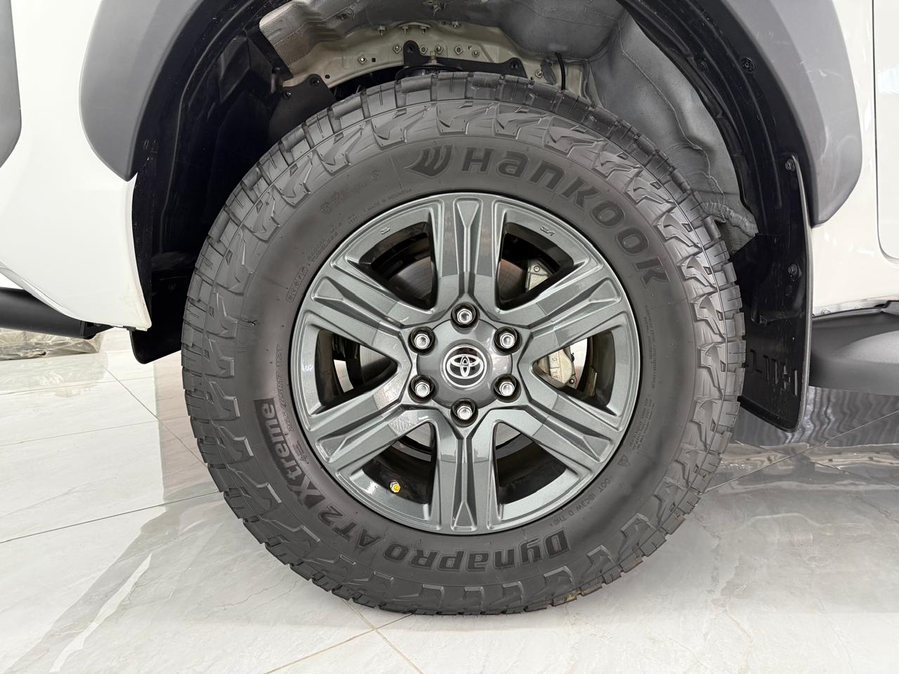 Toyota Hilux 2.4GD-6 Xtra Cab Raider Auto