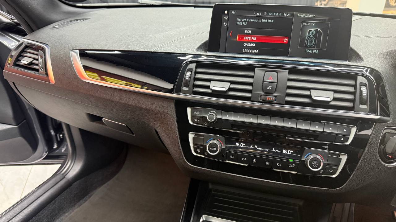 BMW 1 Series M140i 5-Door Sports-Auto