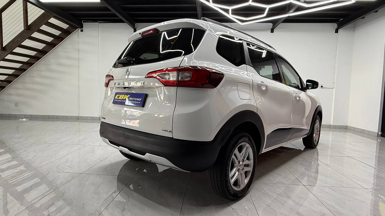 Renault Triber 1.0 Prestige Auto