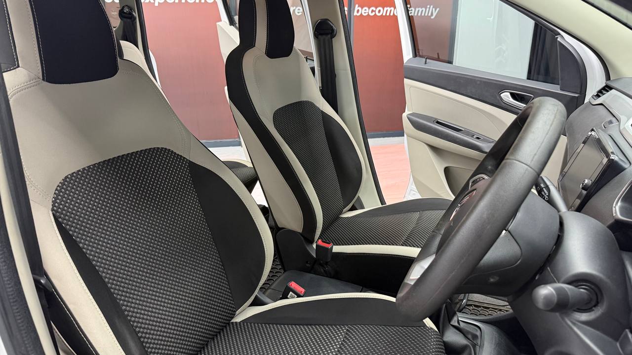 Renault Triber 1.0 Prestige Auto
