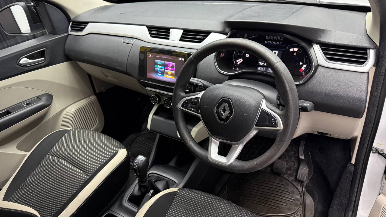 Renault Triber 1.0 Prestige Auto