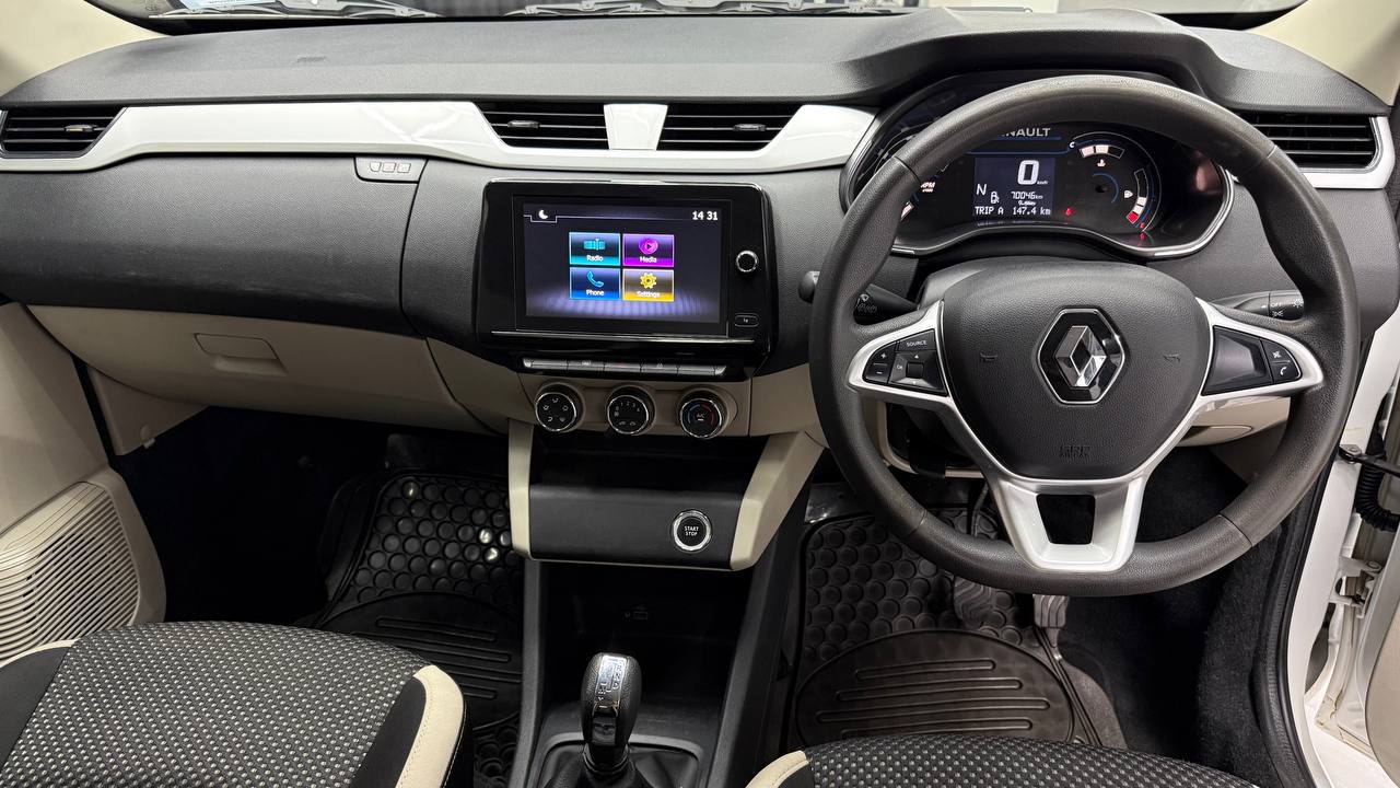 Renault Triber 1.0 Prestige Auto