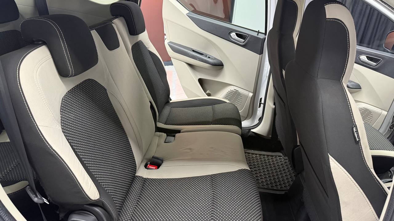 Renault Triber 1.0 Prestige Auto