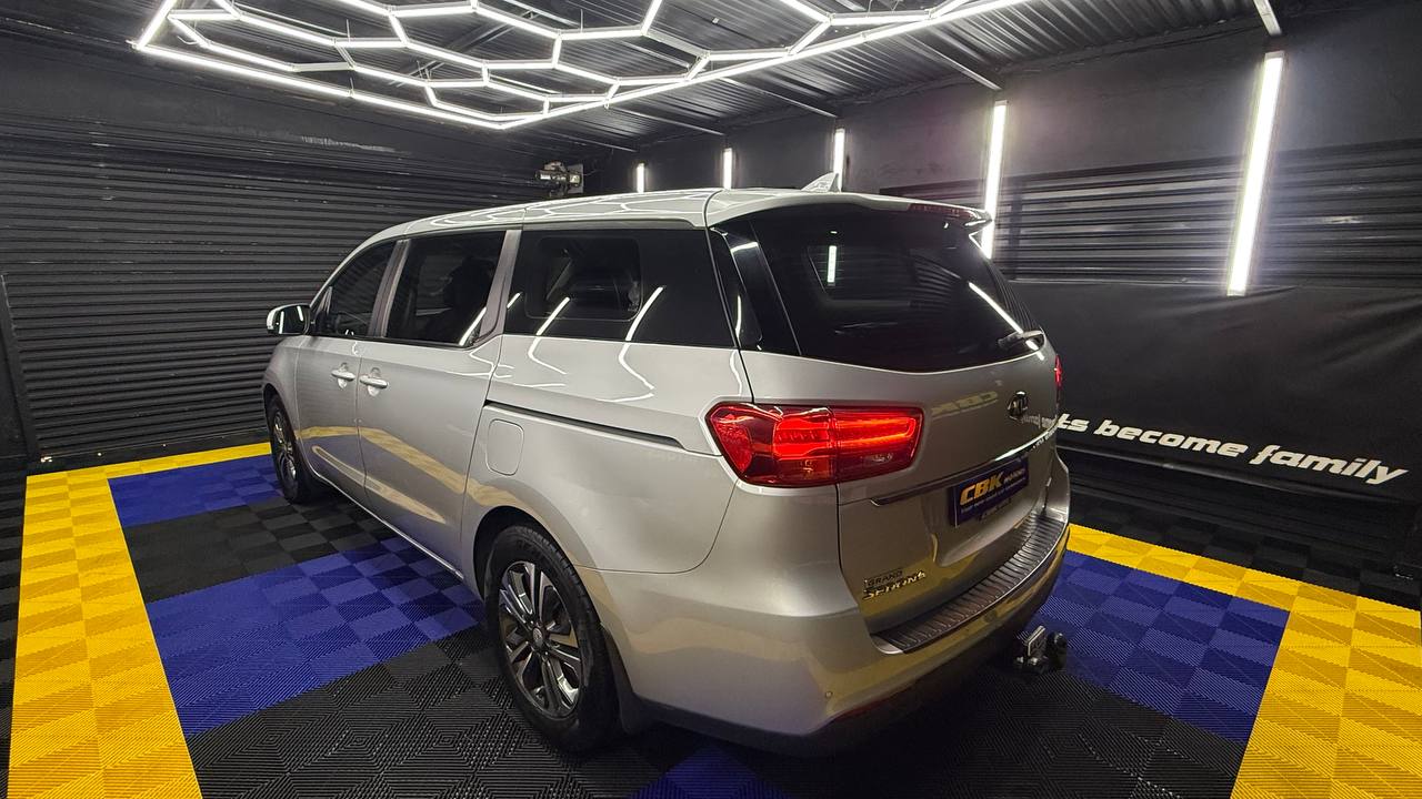 Kia Grand Sedona 2.2CRDi EX+