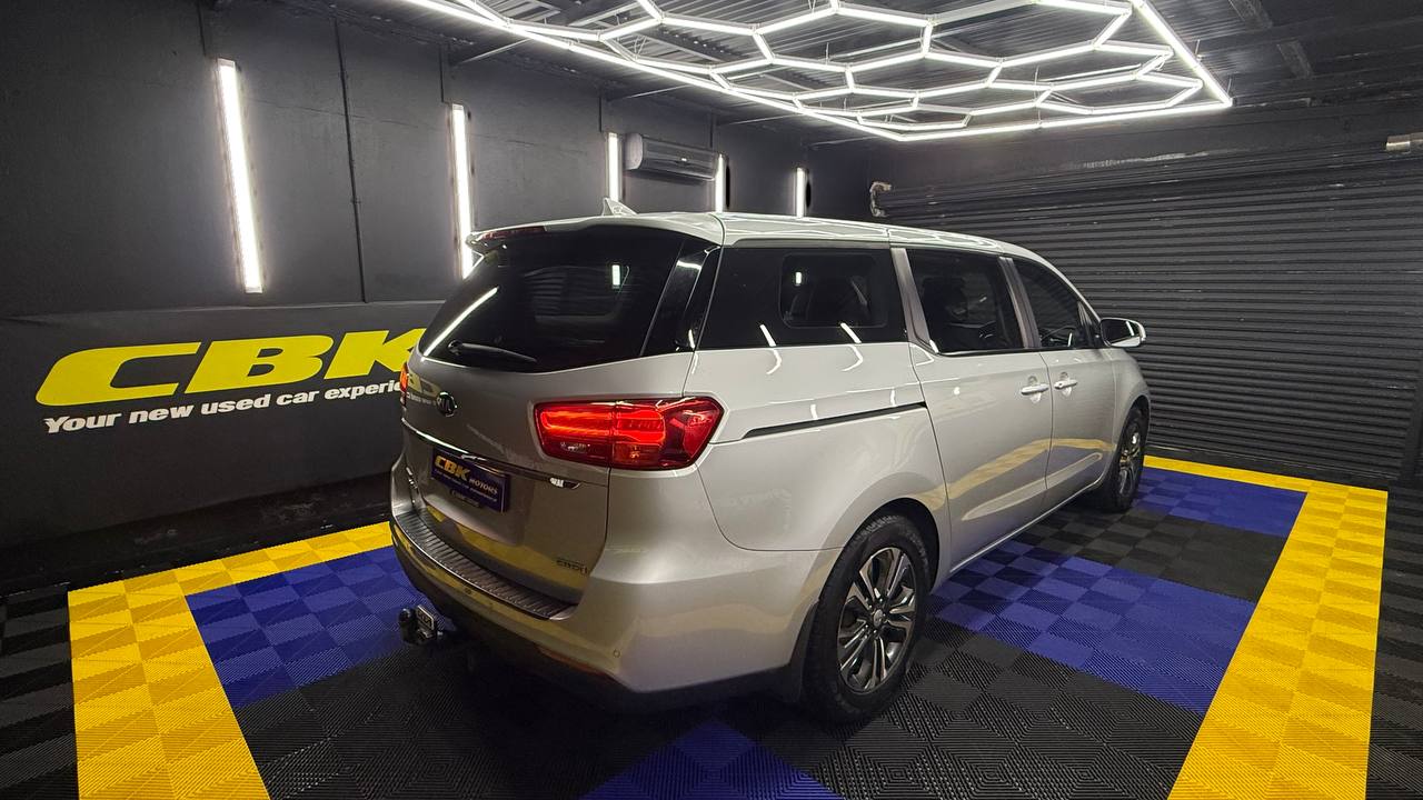 Kia Grand Sedona 2.2CRDi EX+