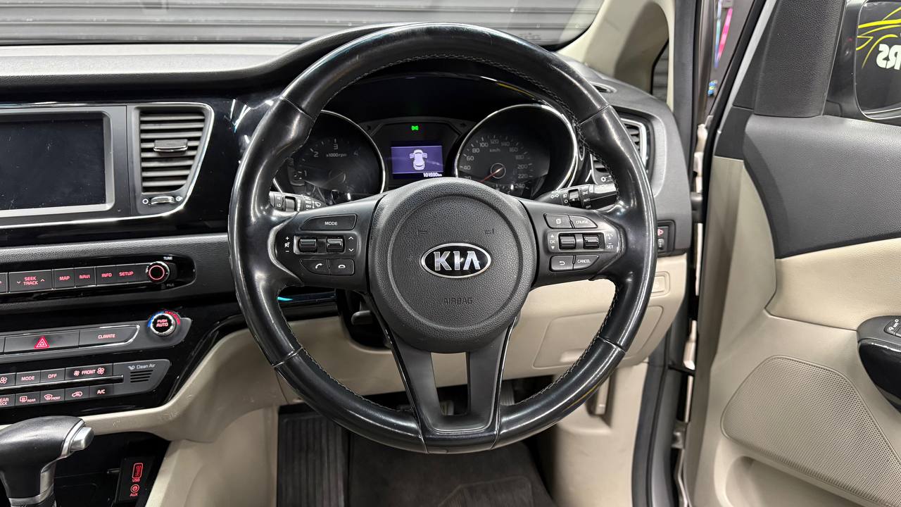 Kia Grand Sedona 2.2CRDi EX+