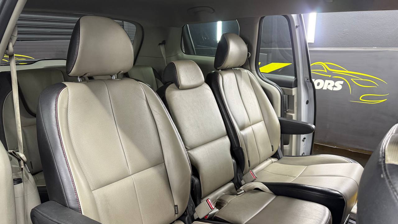 Kia Grand Sedona 2.2CRDi EX+