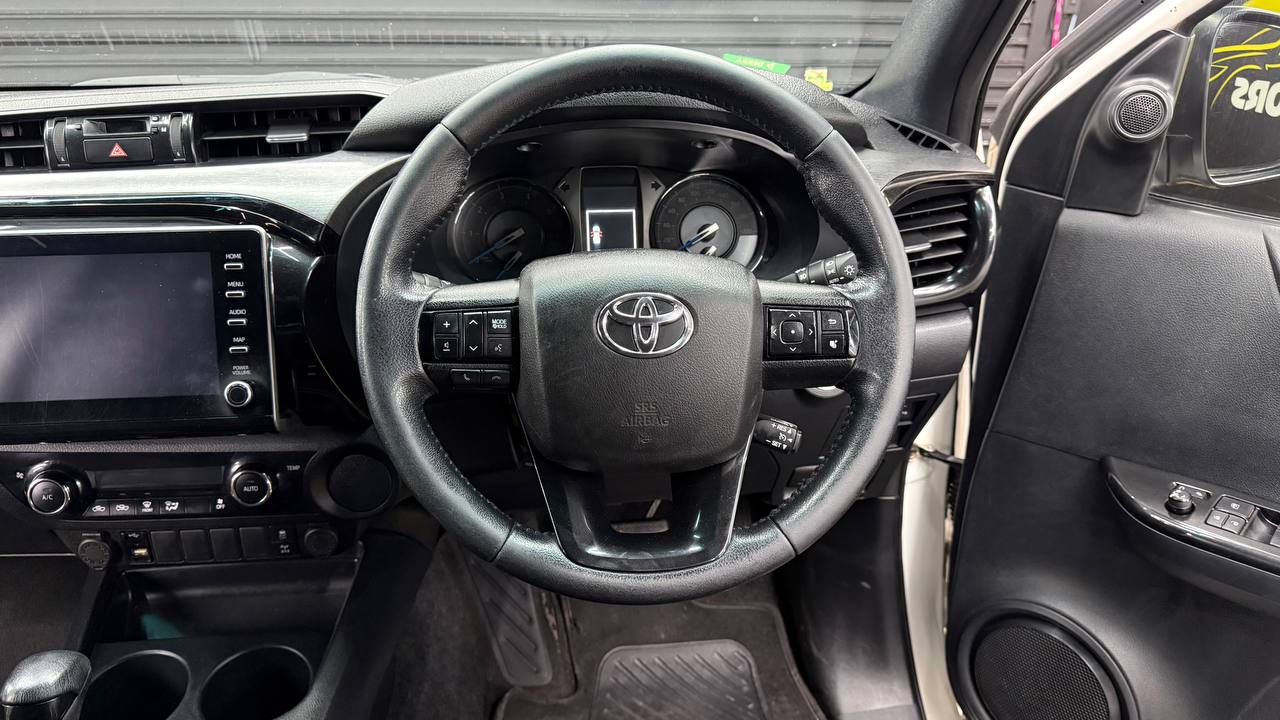Toyota Hilux 2.8GD-6 Double Cab 4x4 Legend Auto